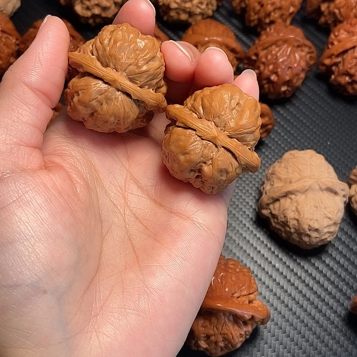 吊坠文玩核桃38蛤麻。