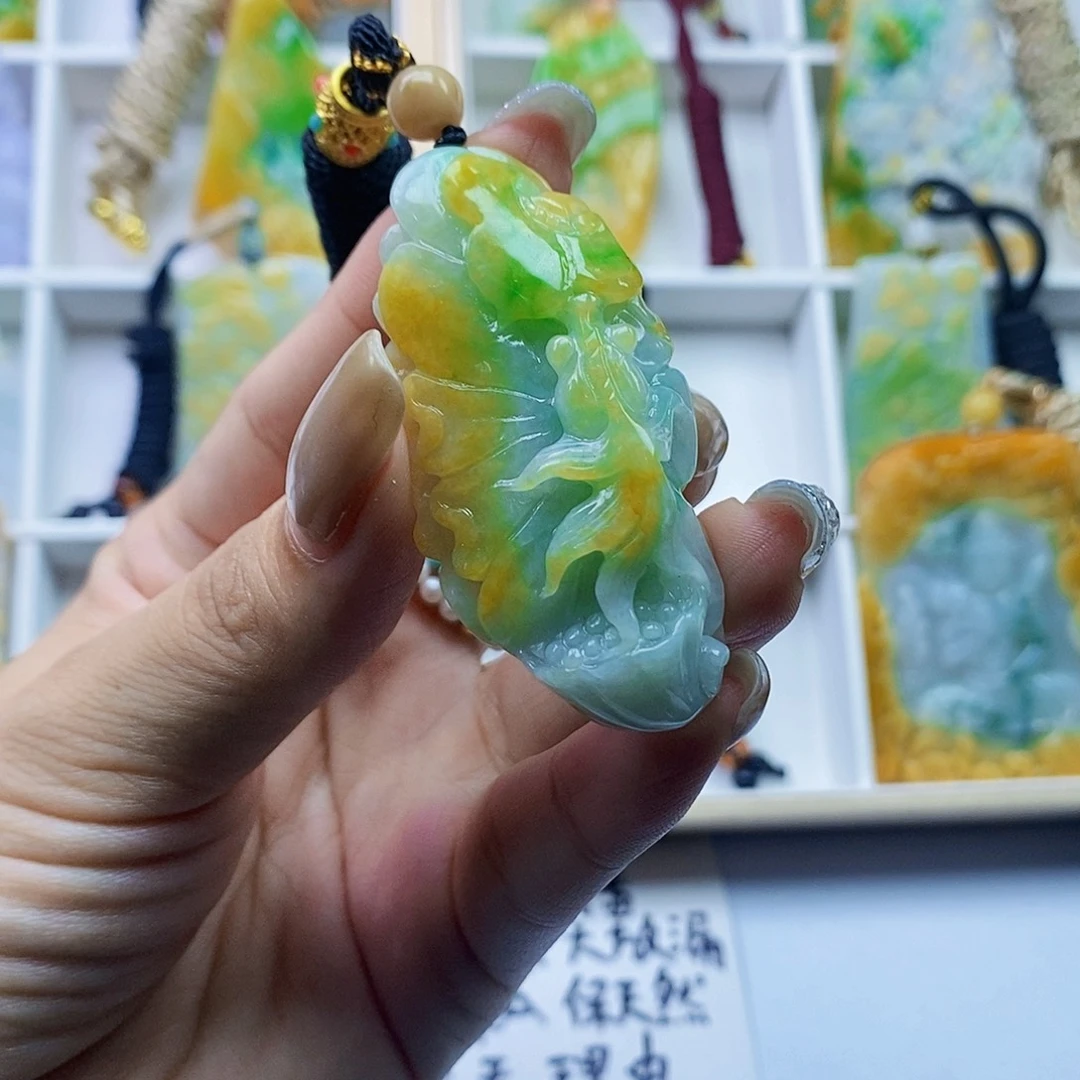 翡翠未镶嵌颈饰翡翠
