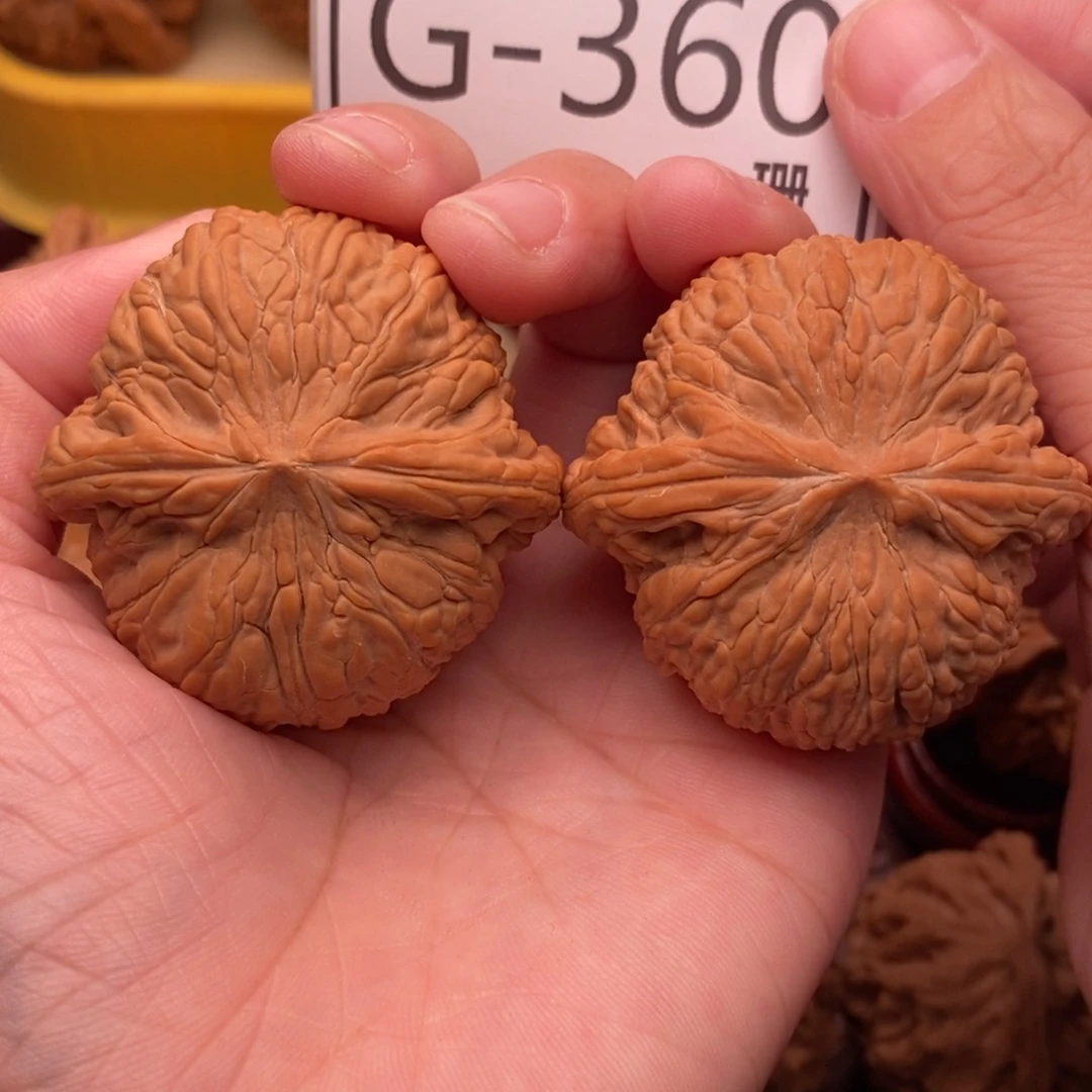 把件文玩核桃绣球45