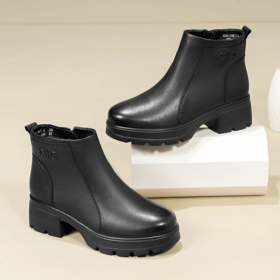 【店铺新品】防滑冬季平跟短靴加绒侧拉链防水宽头冬季加绒真皮短靴