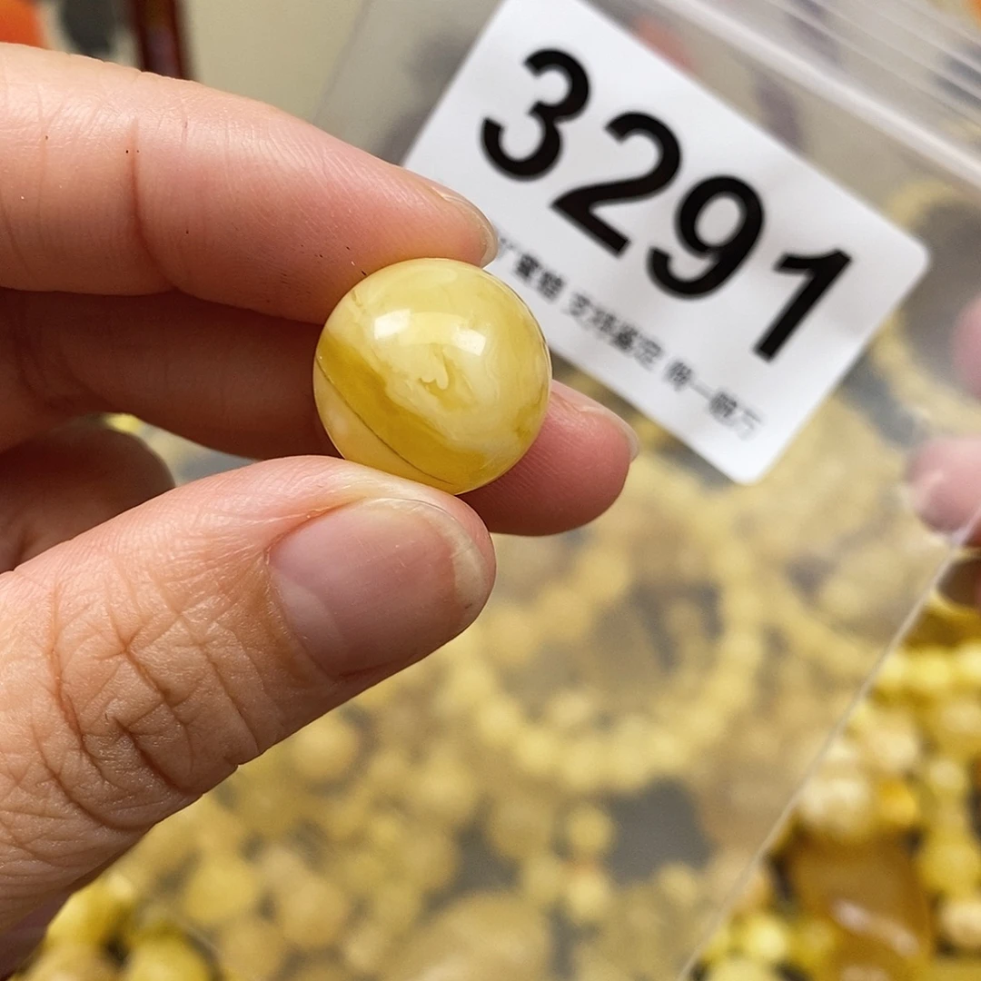 琥珀未镶嵌珠宝奇石16