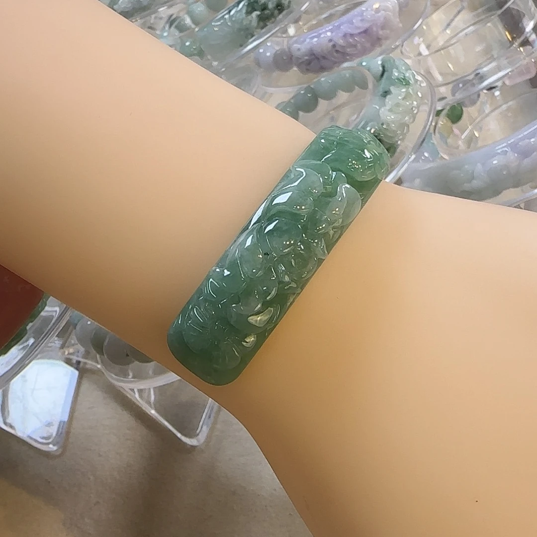 颈饰未镶嵌翡翠手牌