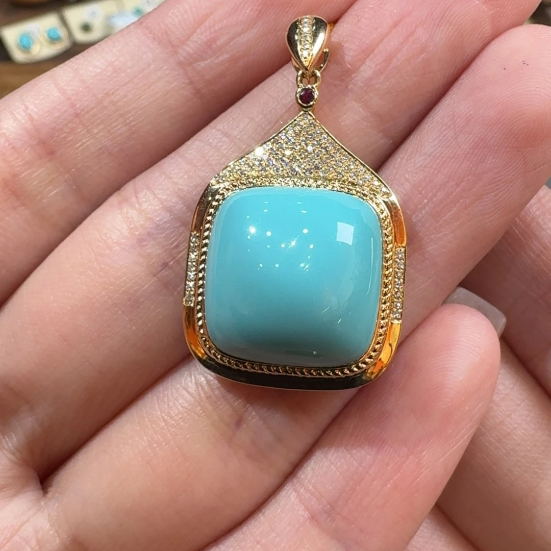 18K金镶嵌绿松石吊坠(不含链)