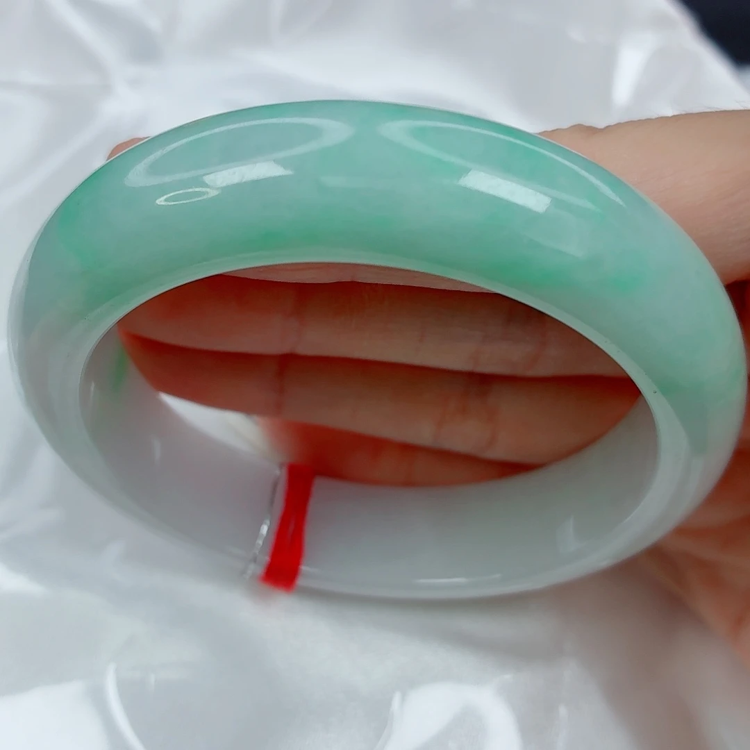 翡翠未镶嵌手镯57.7正圈，大轮胎，绿白分明，06