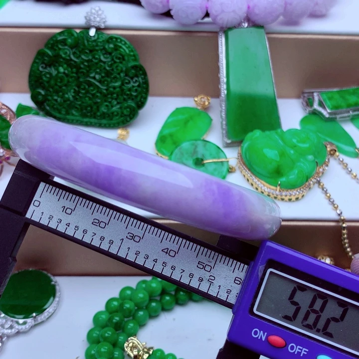 翡翠手镯未镶嵌手镯