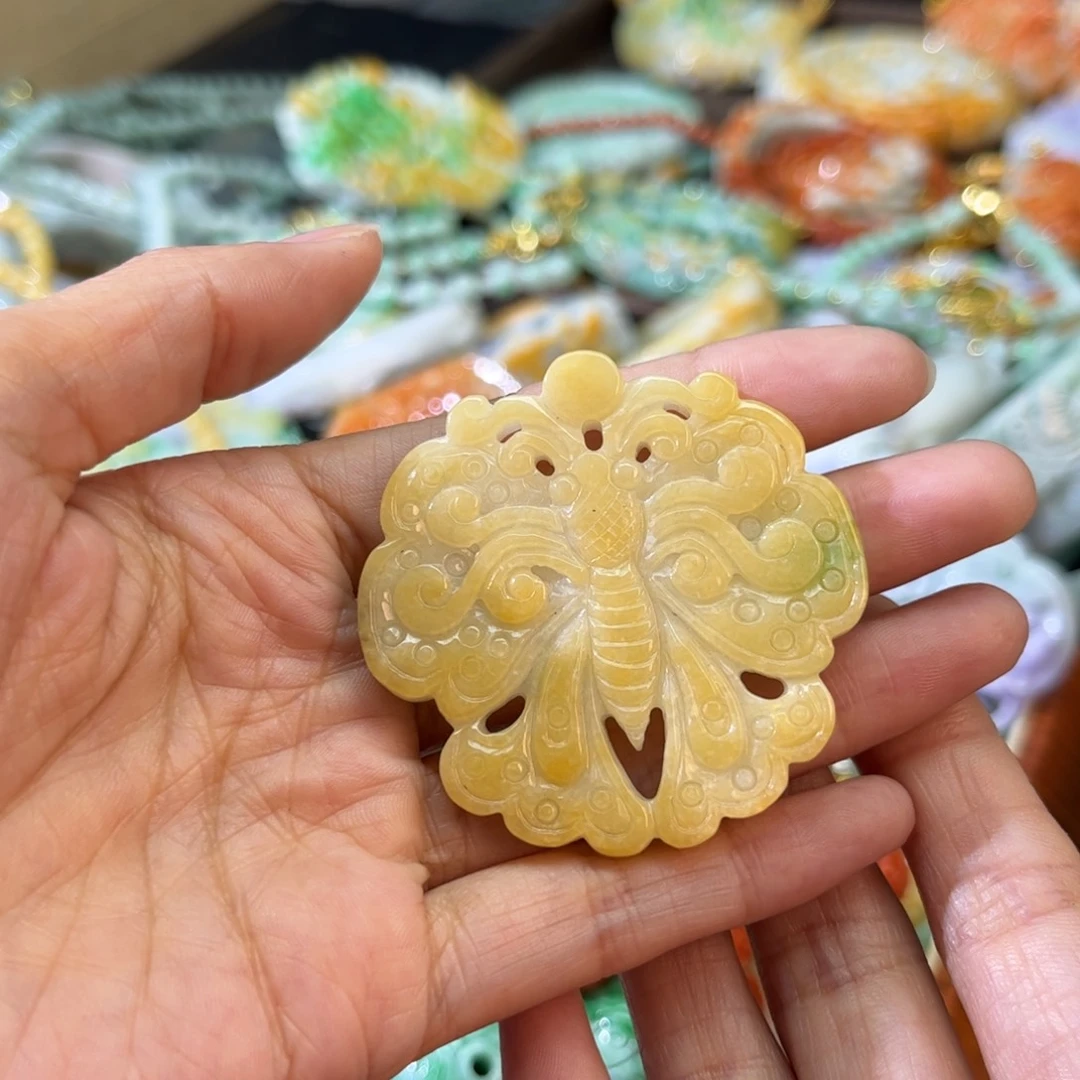 翡翠颈饰未镶嵌待编款