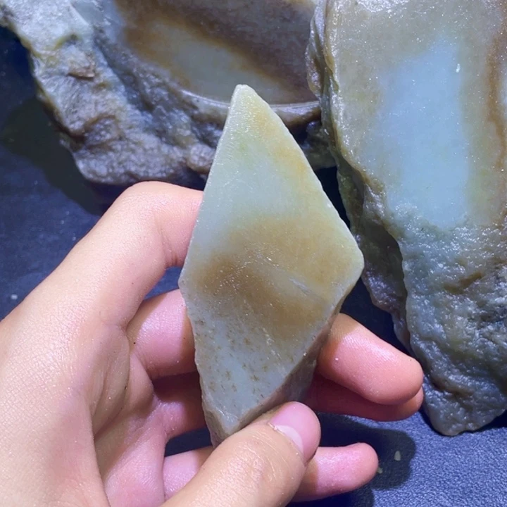 和田玉未镶嵌珠宝半成品