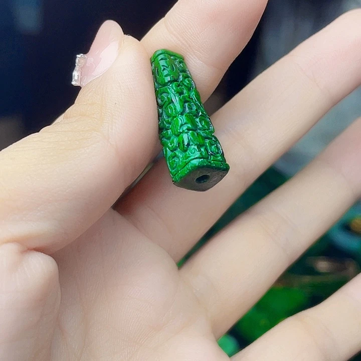 颈饰未镶嵌翡翠多样性