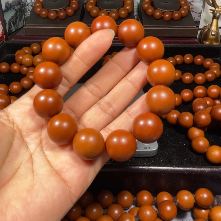 大***、橄榄核吊坠1.78+树王微瑕疵