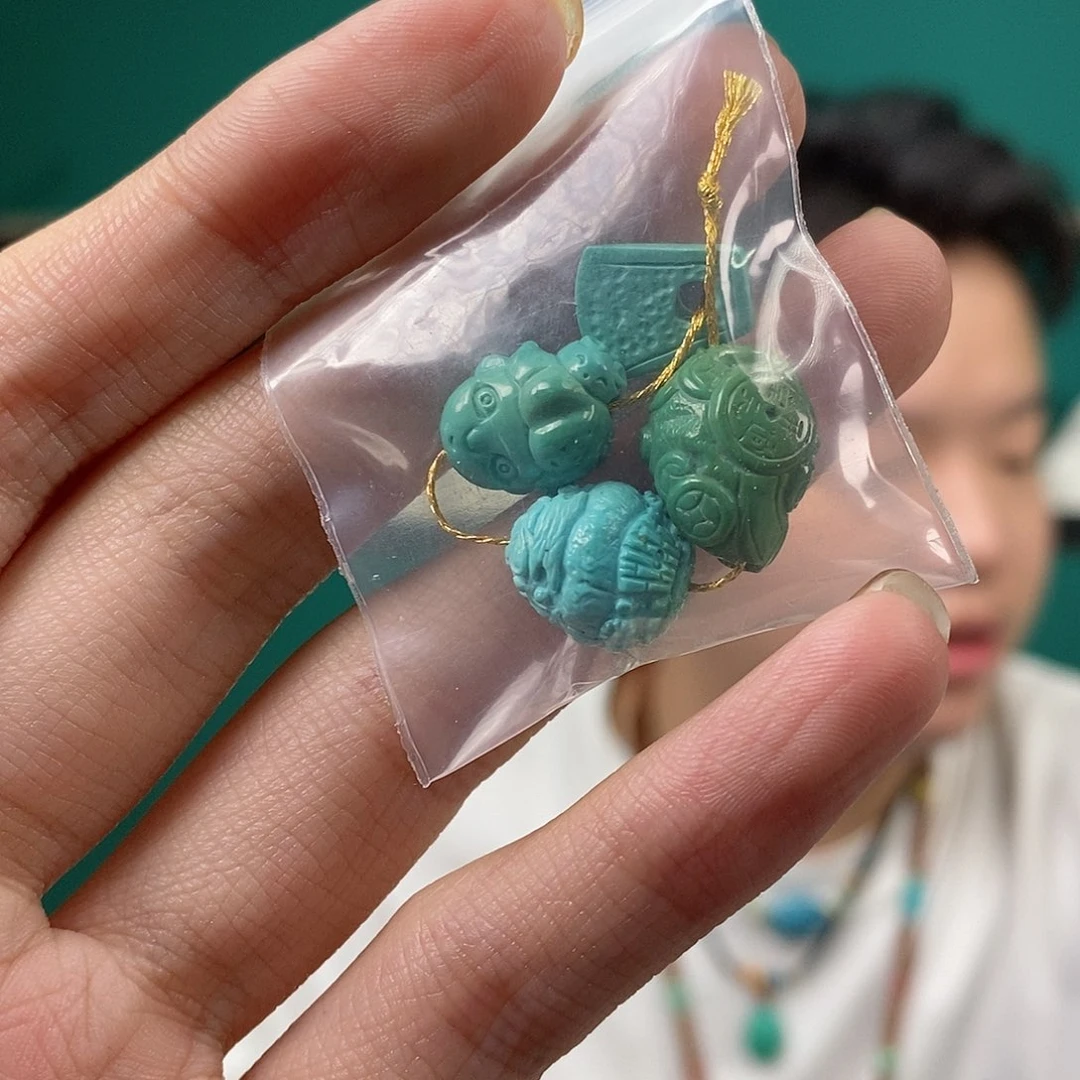 绿松石未镶嵌珠宝奇石