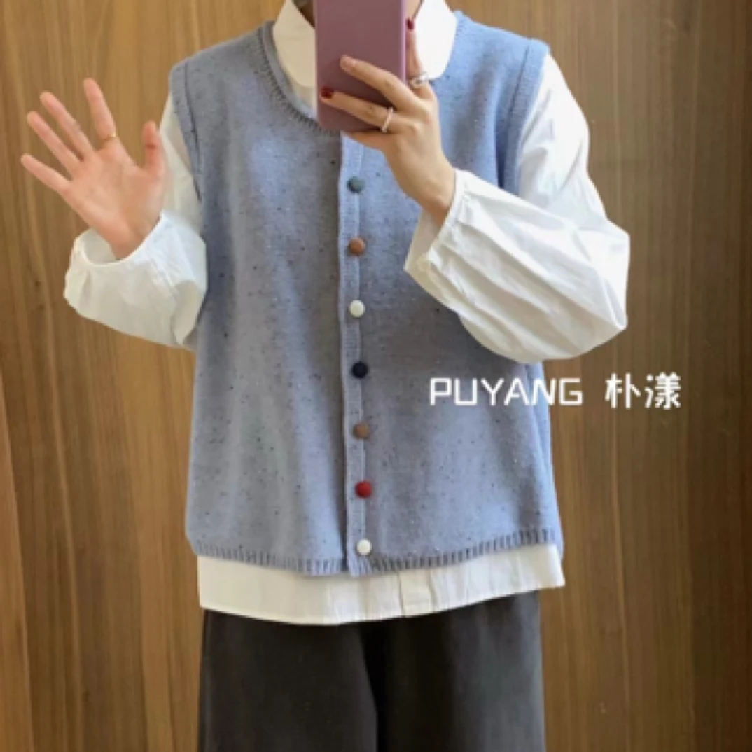 早春款彩扣圆领简约踩点文艺休闲毛衣马甲