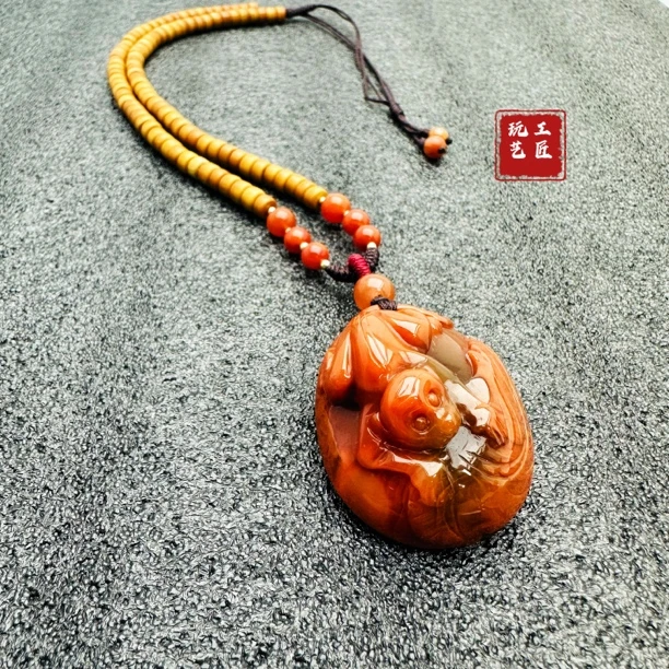 玩艺工匠天然南红雕刻吊坠重约40g42×35×22mm多样性发一件