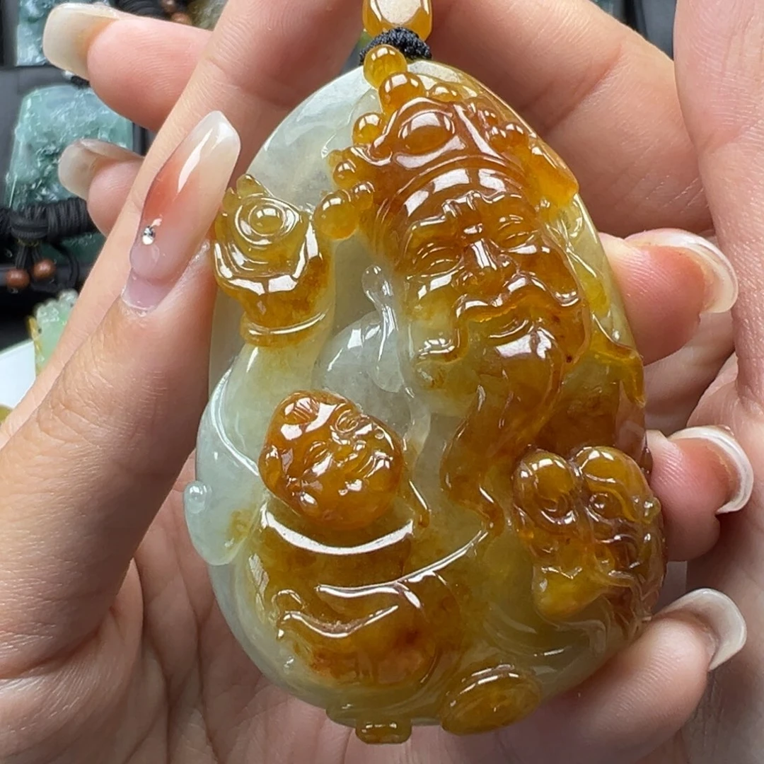 翡翠未镶嵌颈饰财神