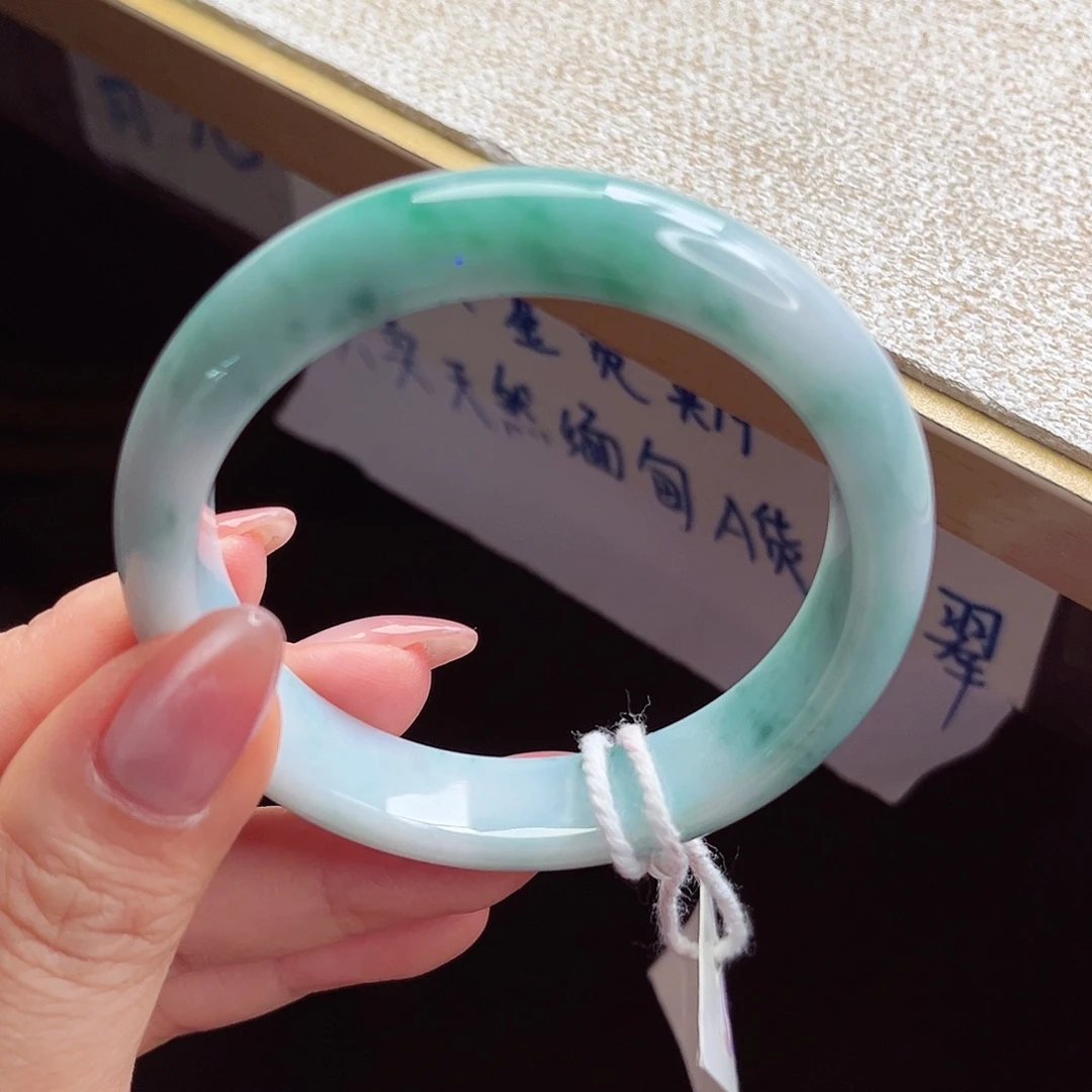 翡翠未镶嵌手镯手镯