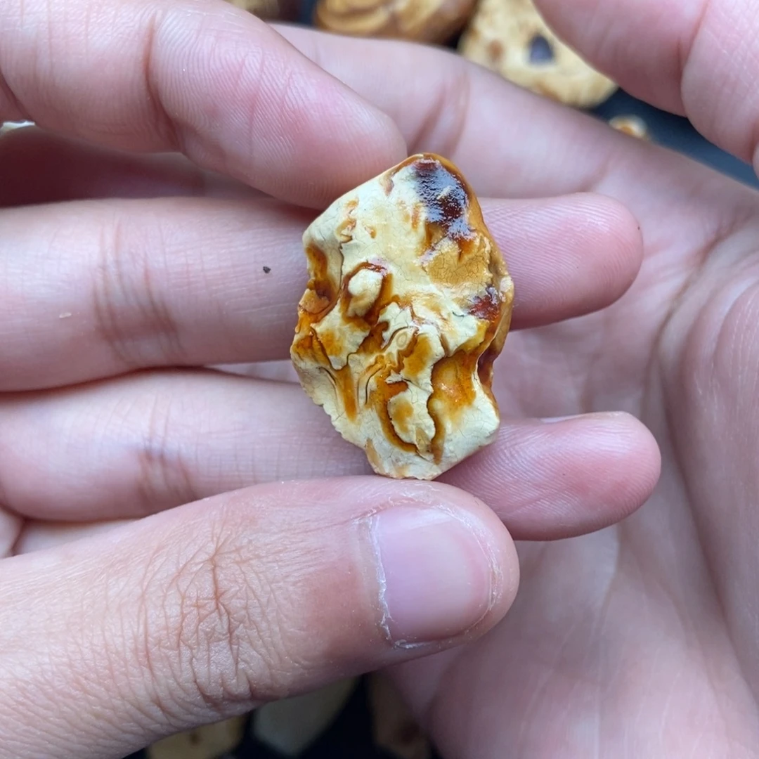 定制琥珀未镶嵌定制