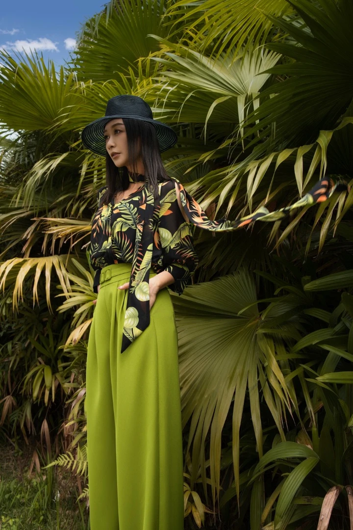 林静茜/热带植印绑带上衣