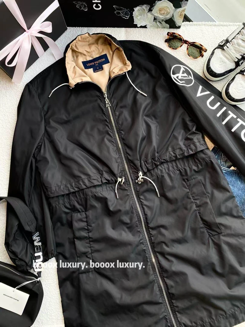 95新 LouisVuitton/路易威登 qq908 锦纶 尼龙字母logo冲锋衣36码