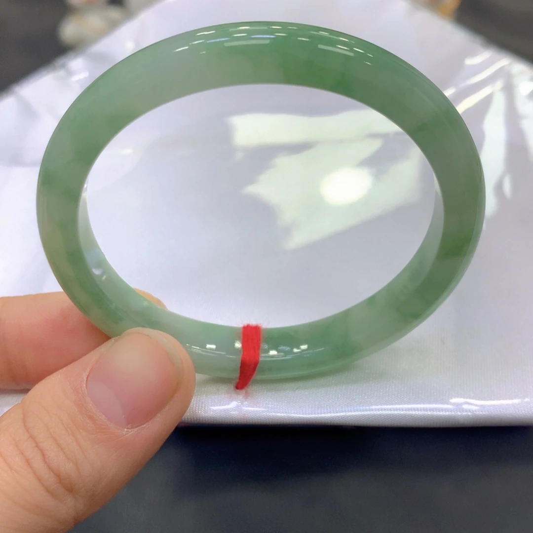 翡翠未镶嵌手镯翡翠6