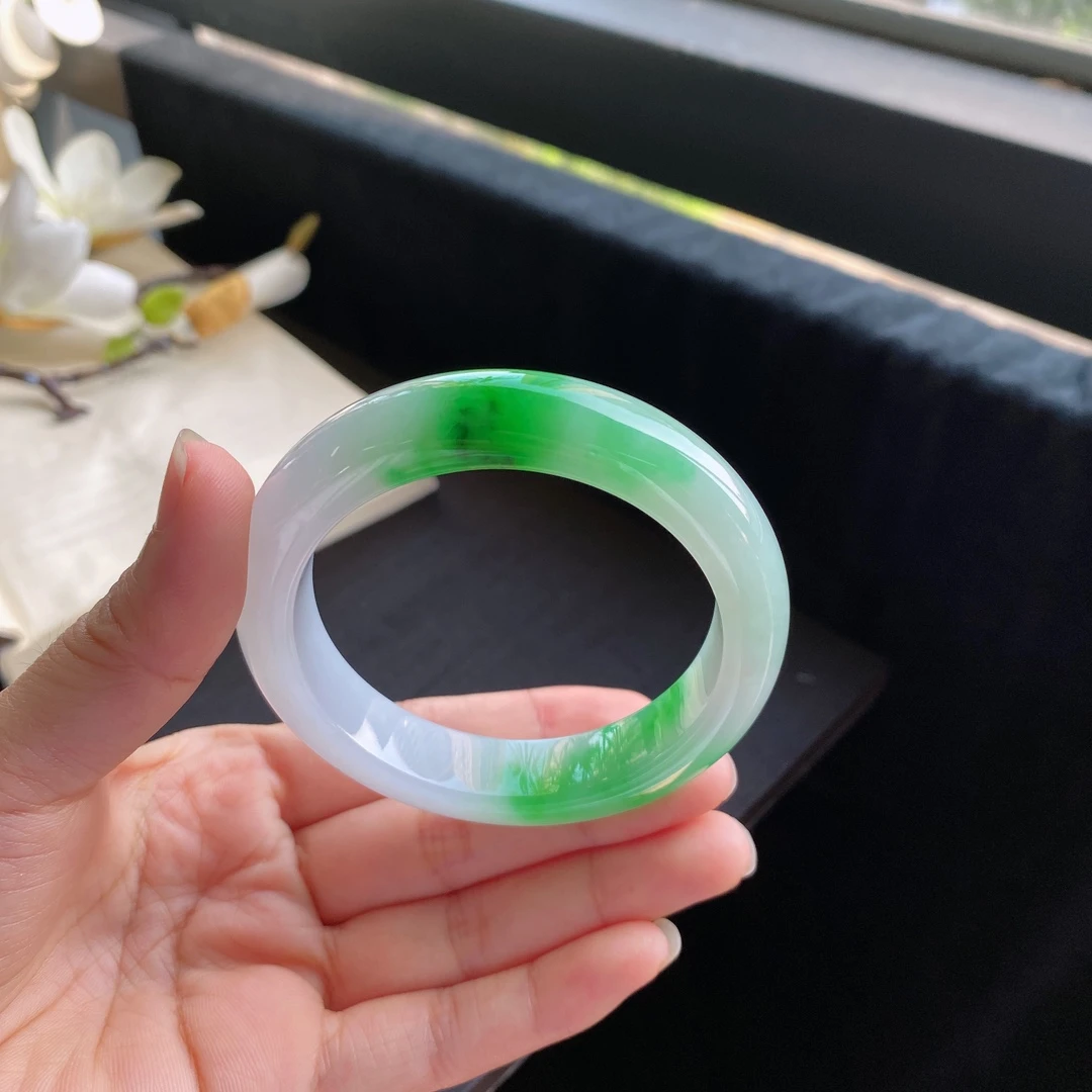 好色珠宝 圈口55缅甸老坑A货细糯种辣阳绿正圈女款翡翠手镯