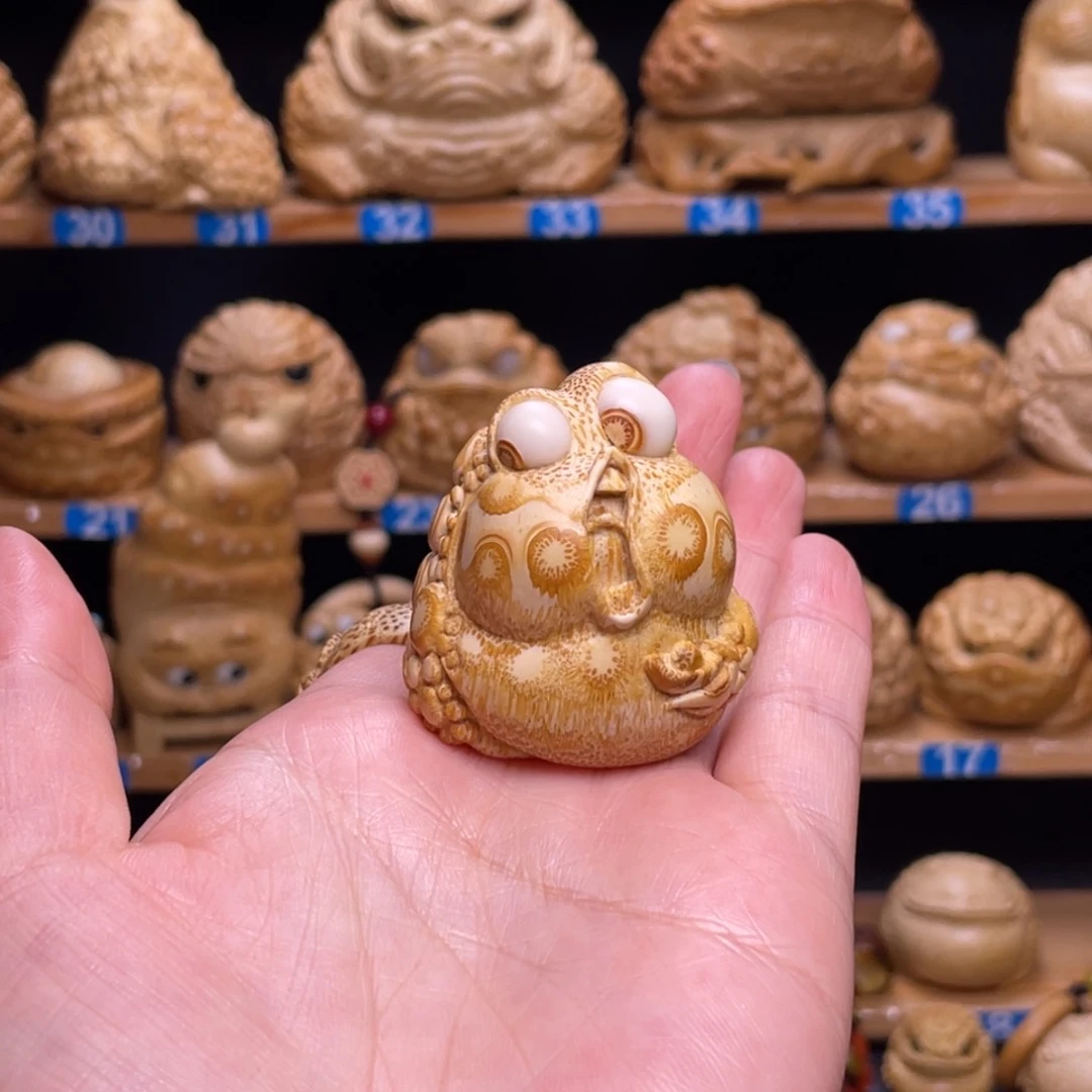 竹6*6金蟾竹根雕手把件