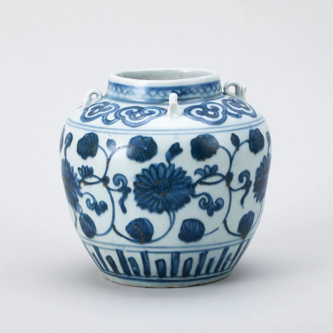 【拍卖】25、青花缠枝菊纹四系罐