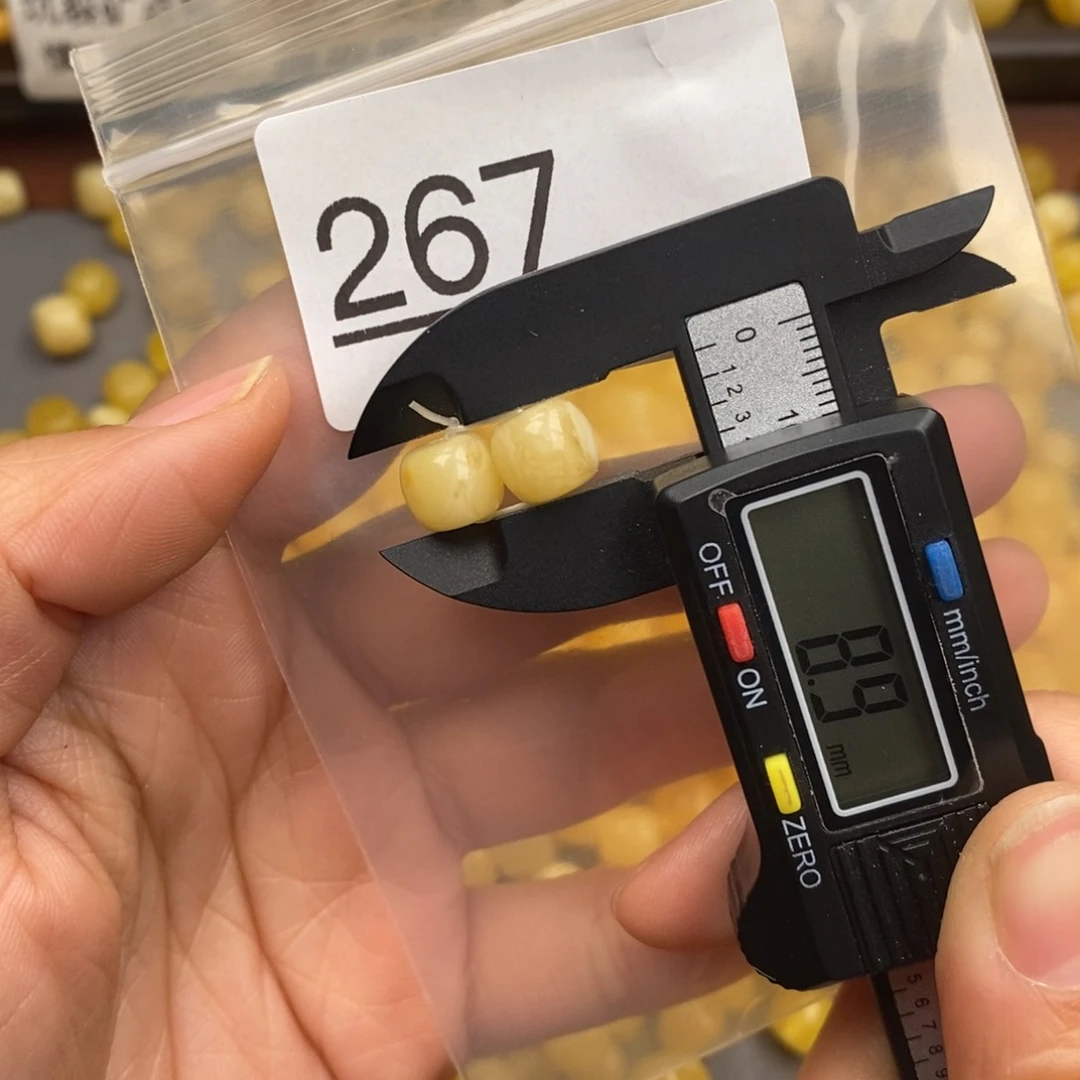 蜜蜡珠宝奇石未镶嵌