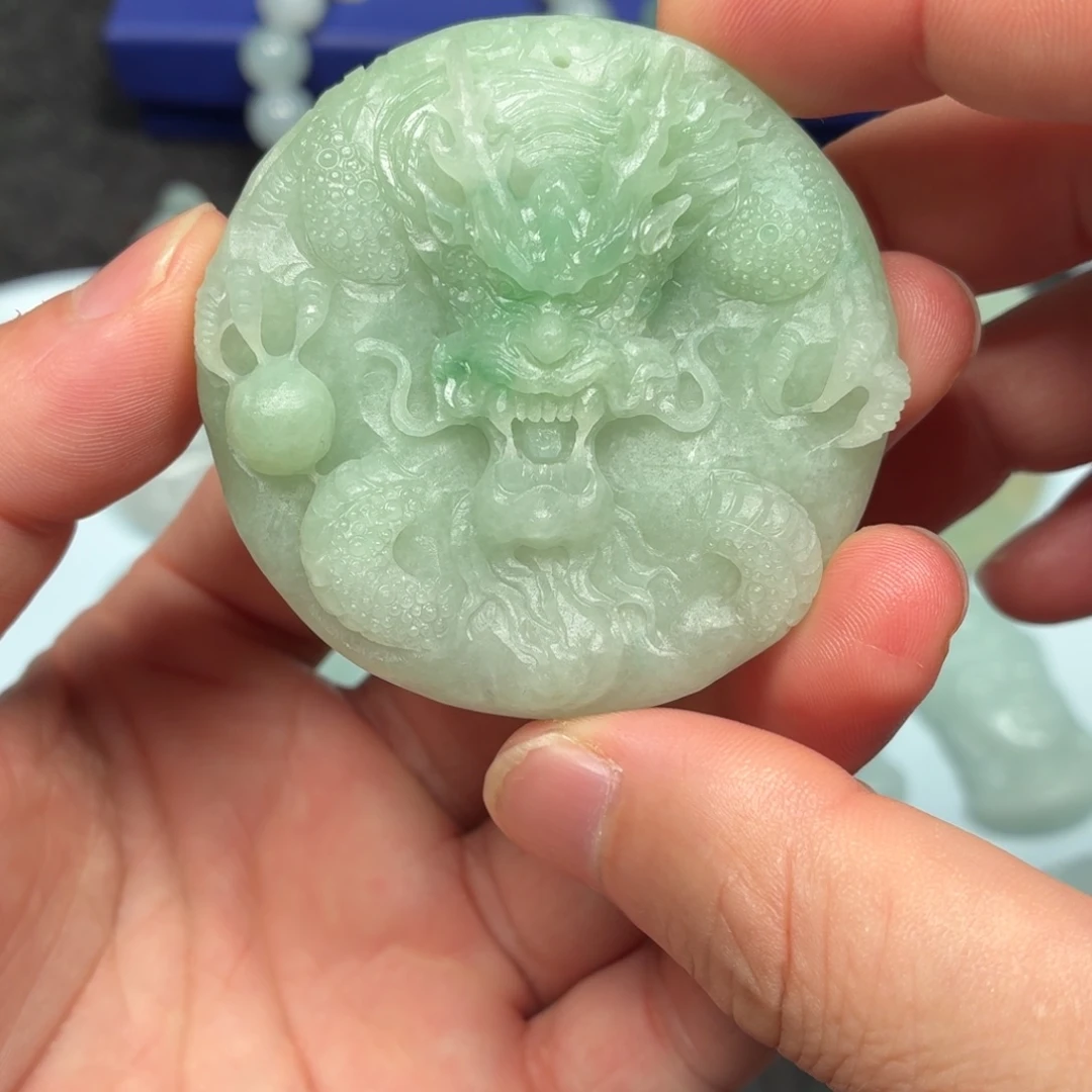 定制翡翠未镶嵌龙牌