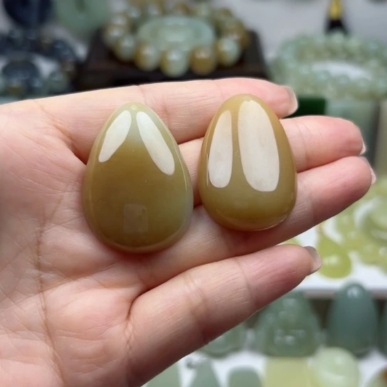 醉***花颈饰未镶嵌和田玉