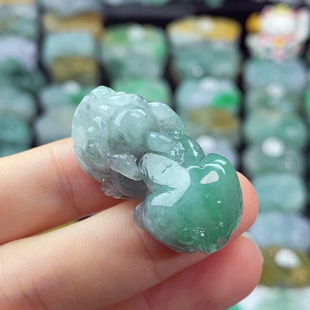 颈饰未镶嵌翡翠天然