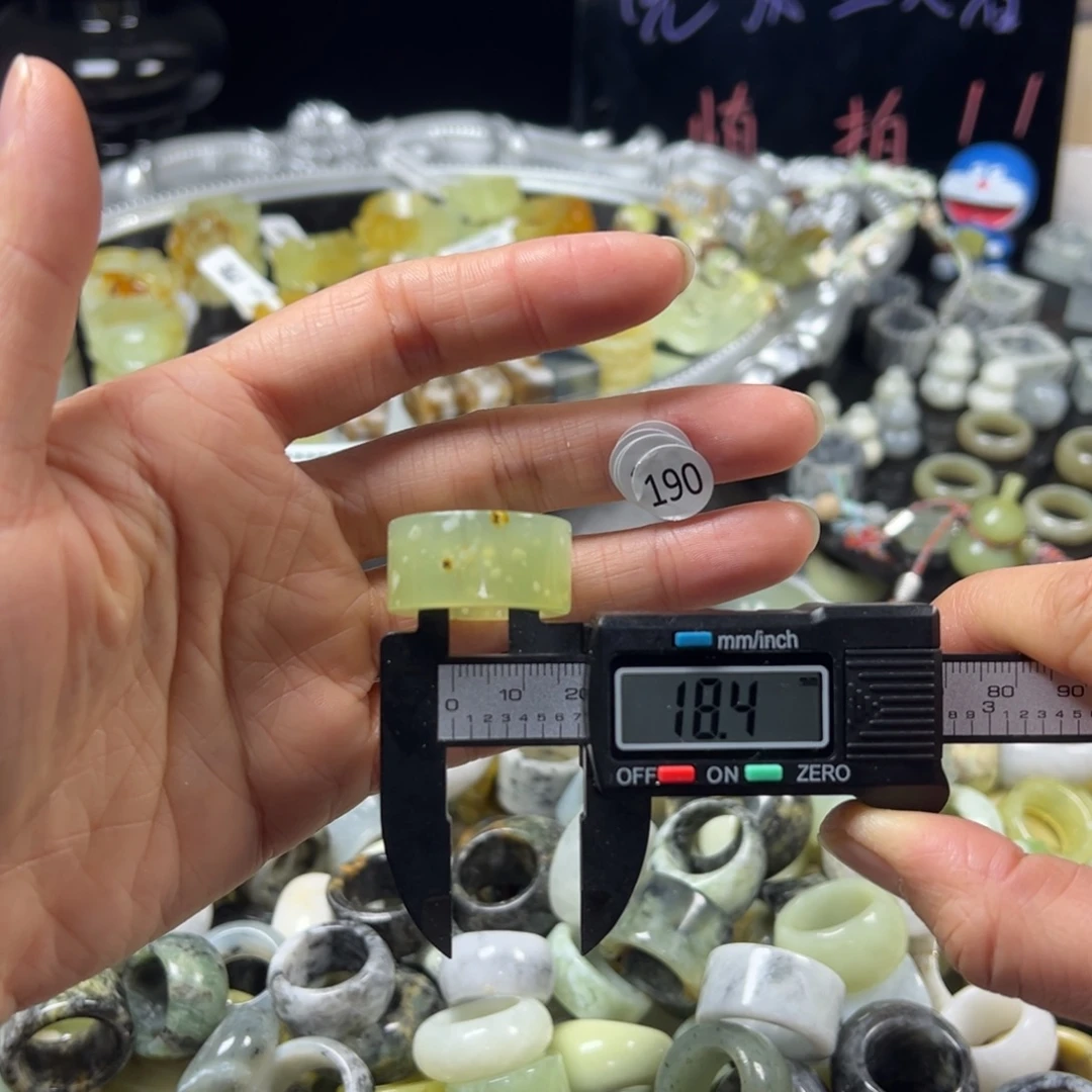 蛇纹石玉未镶嵌戒指