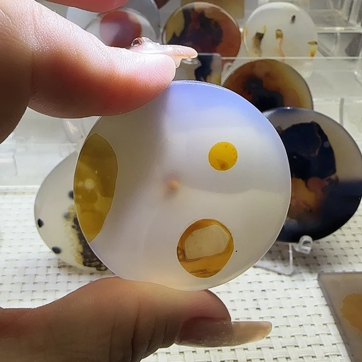 玛瑙/玉髓未镶嵌珠宝奇石