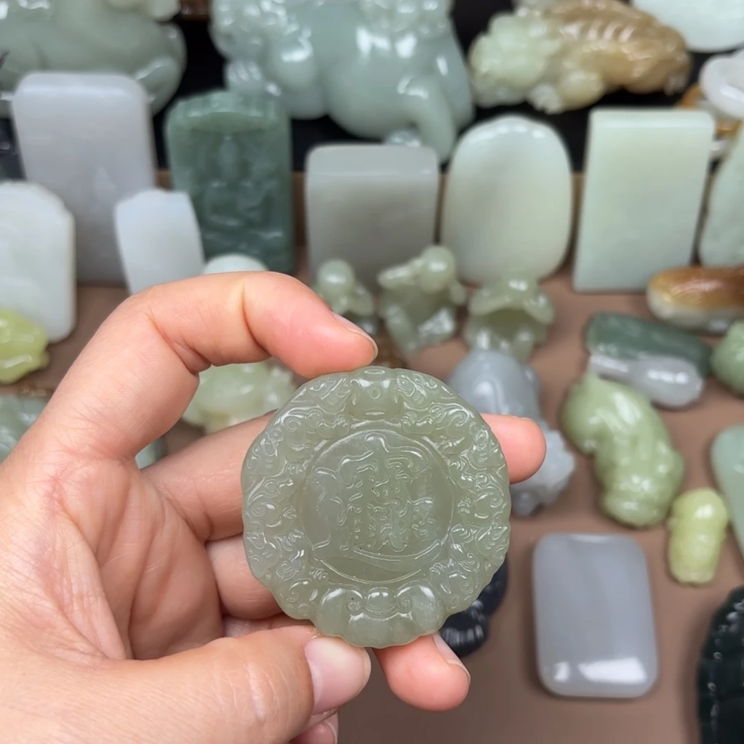 颈饰未镶嵌和田玉