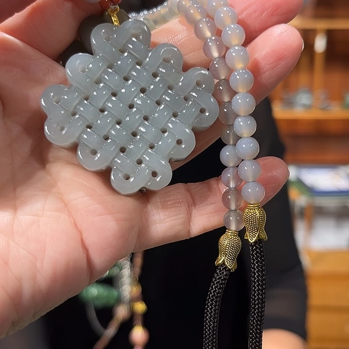 颈饰未镶嵌和田玉