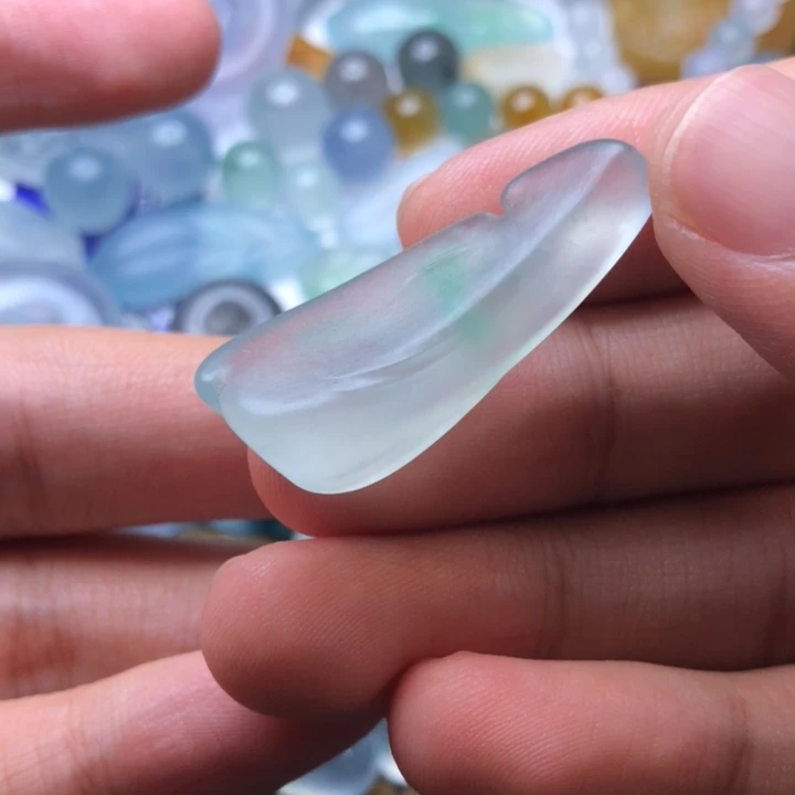 定制翡翠未镶嵌挂件