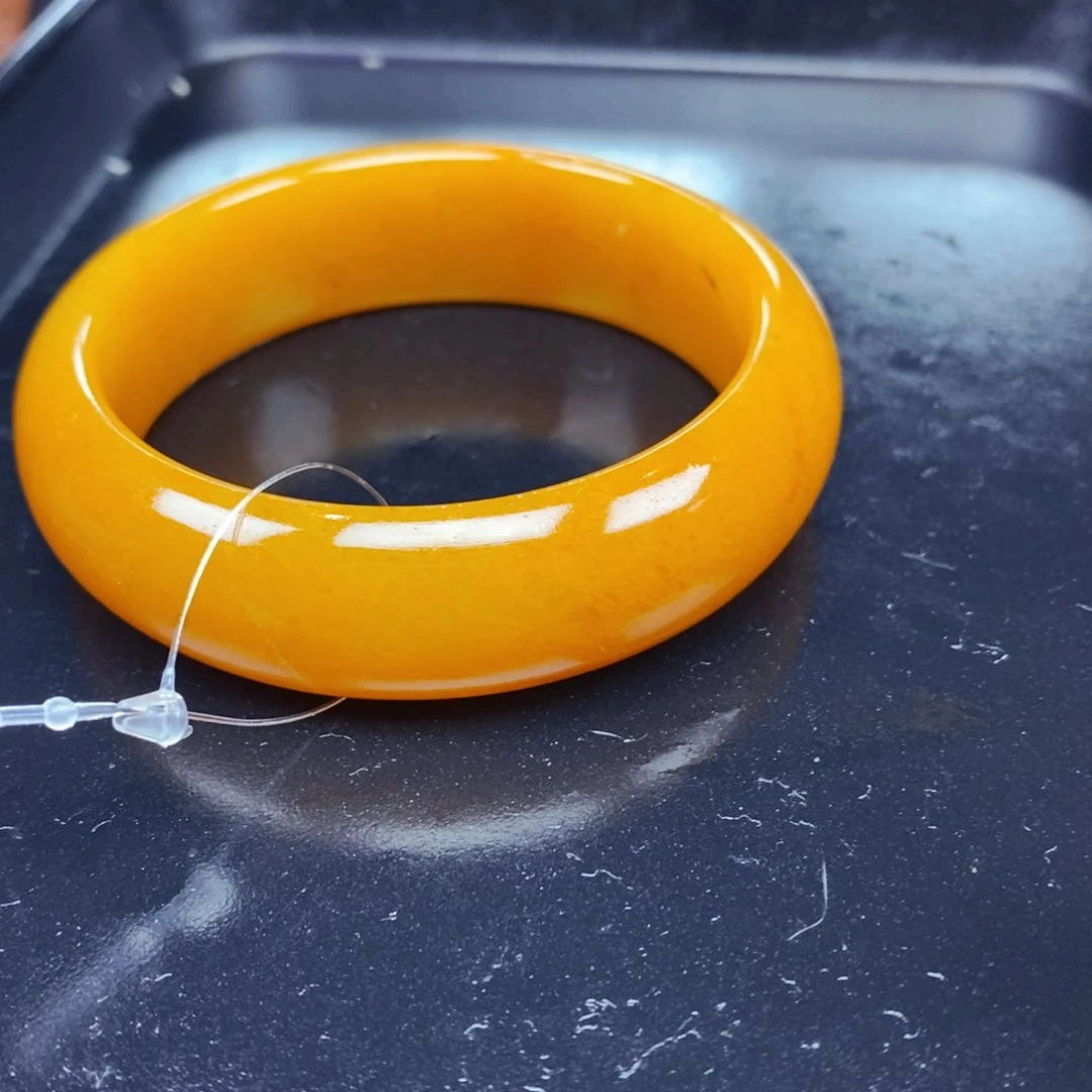 石英质玉（黄龙玉）未镶嵌颈饰