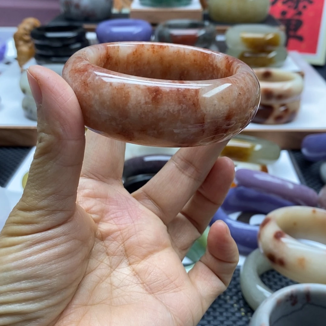 没***事石英岩玉手镯未镶嵌