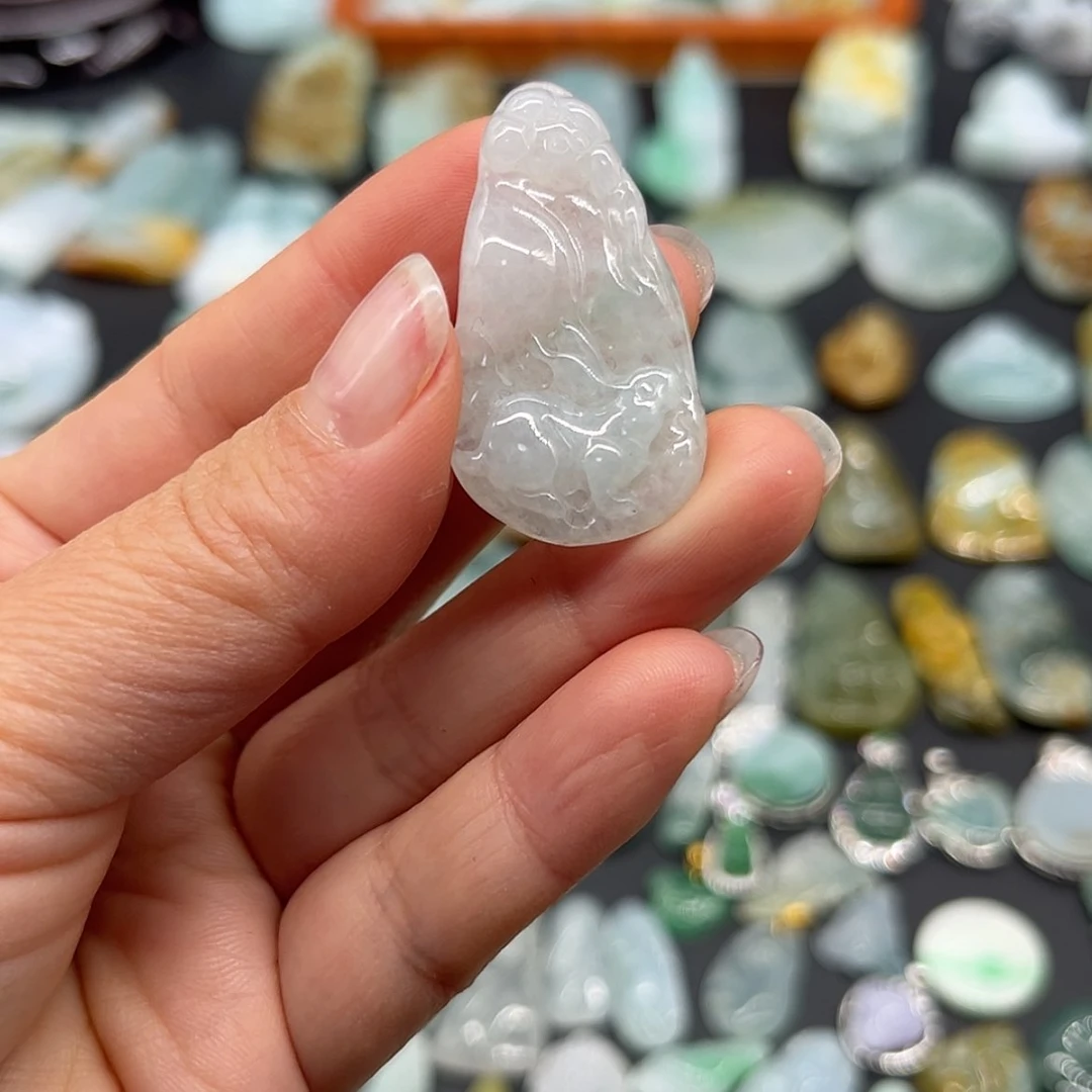 【闪购商品】翡翠颈饰未镶嵌兔牌