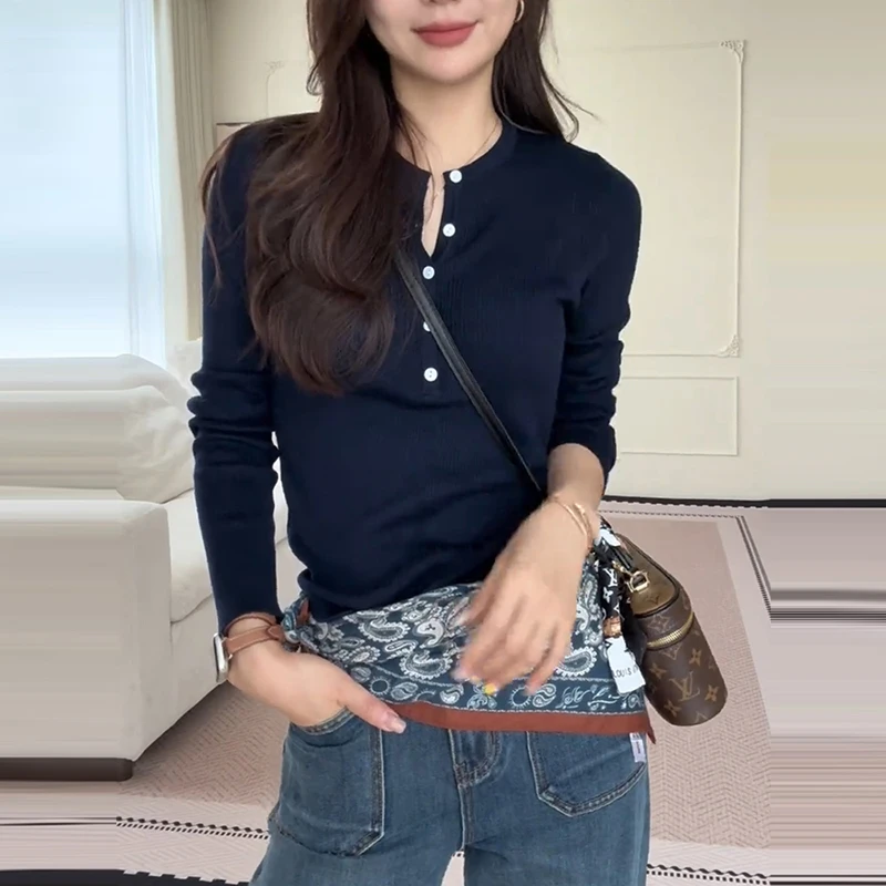 独特简约休闲修身显瘦百搭纯色长袖T恤女早秋季新款洋气衣服女