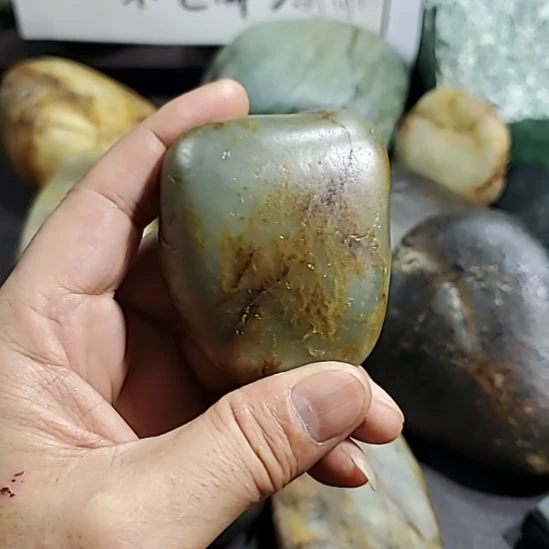 和田玉（糖玉）未镶嵌挂件