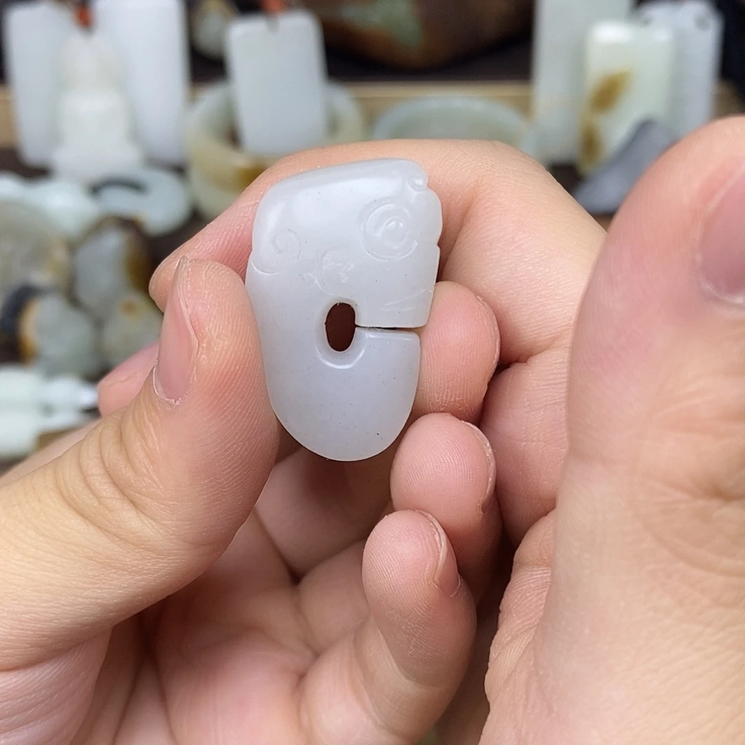 和田玉未镶嵌颈饰5