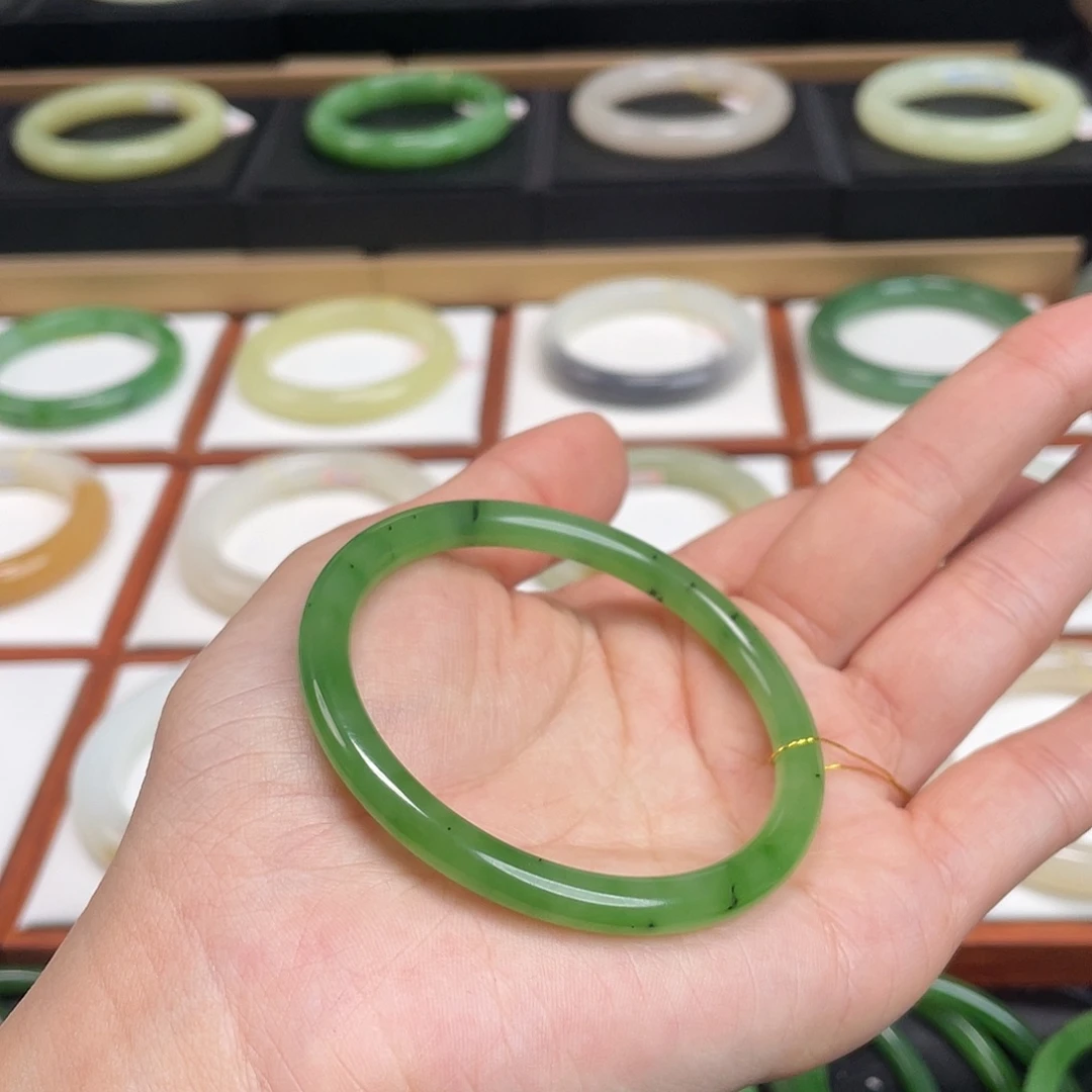 和田玉未镶嵌手镯-高色苹果绿