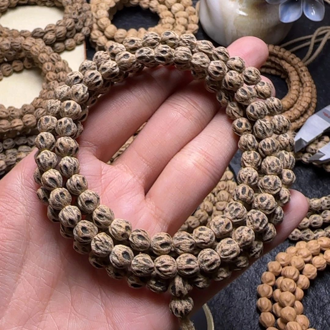 轩***！柏香籽/百香籽吊坠