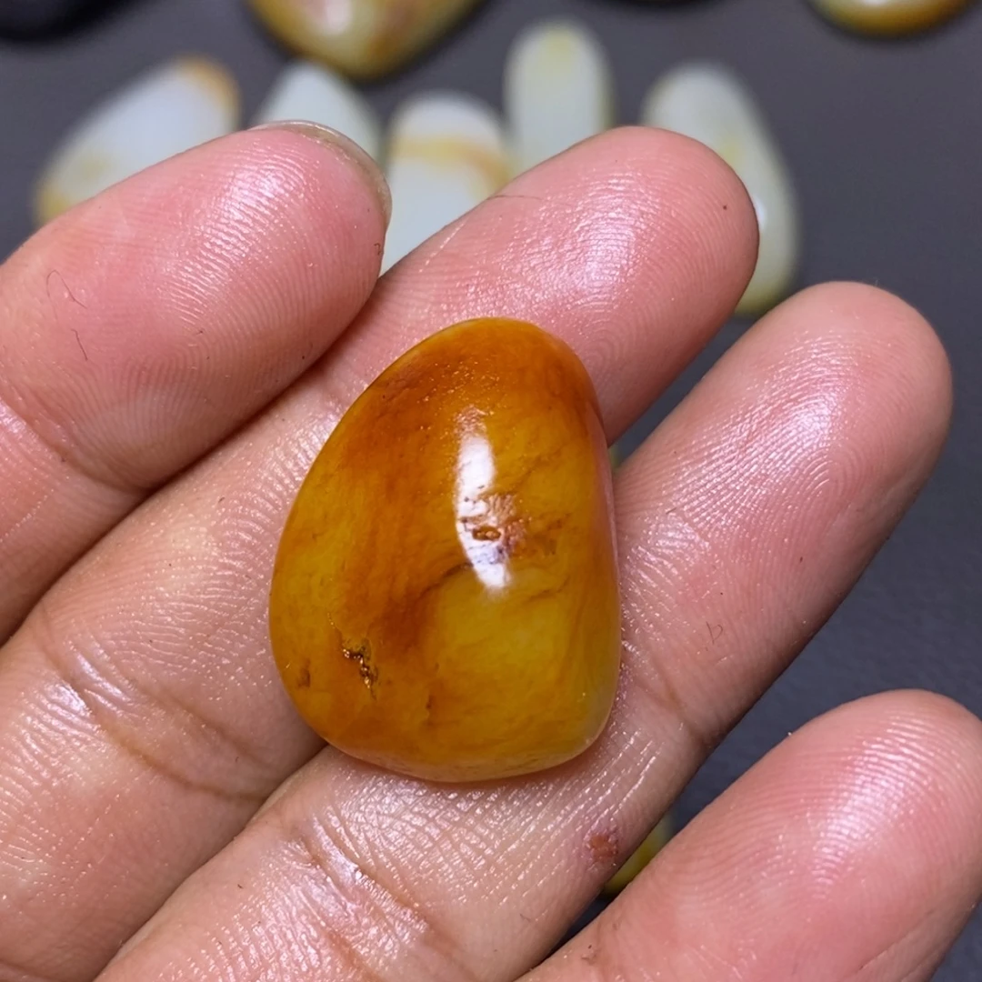 未镶嵌和田玉（糖玉）挂件