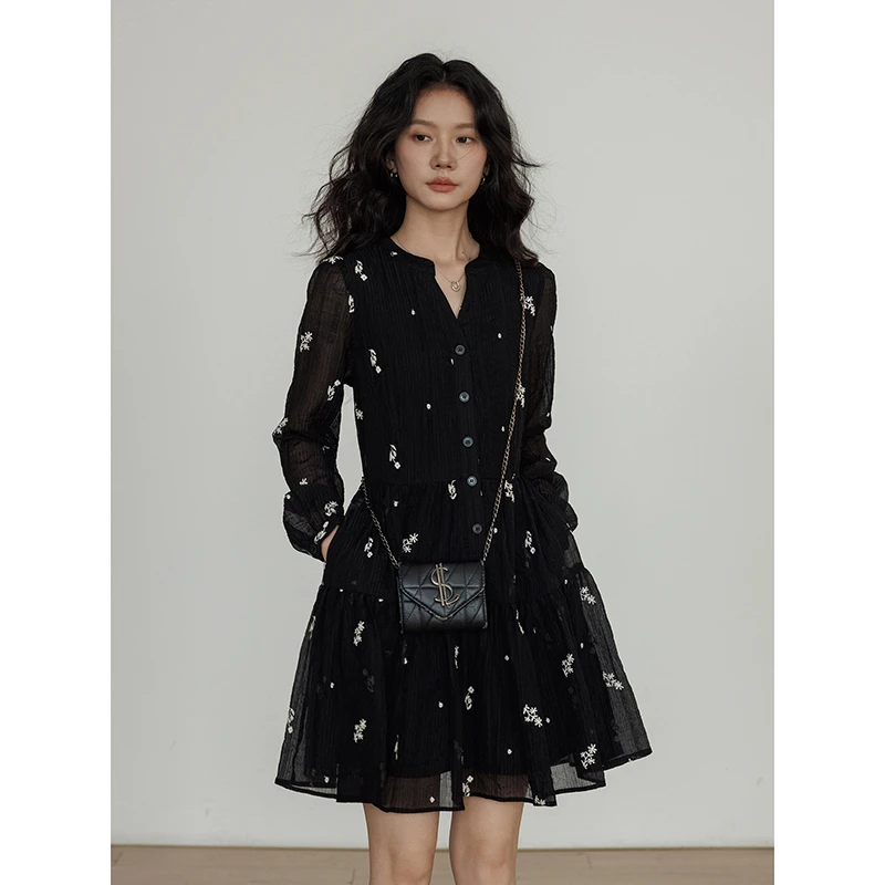 vastand维尚 秋季刺绣黑色气质长袖连衣裙清冷系裙子高级感显瘦