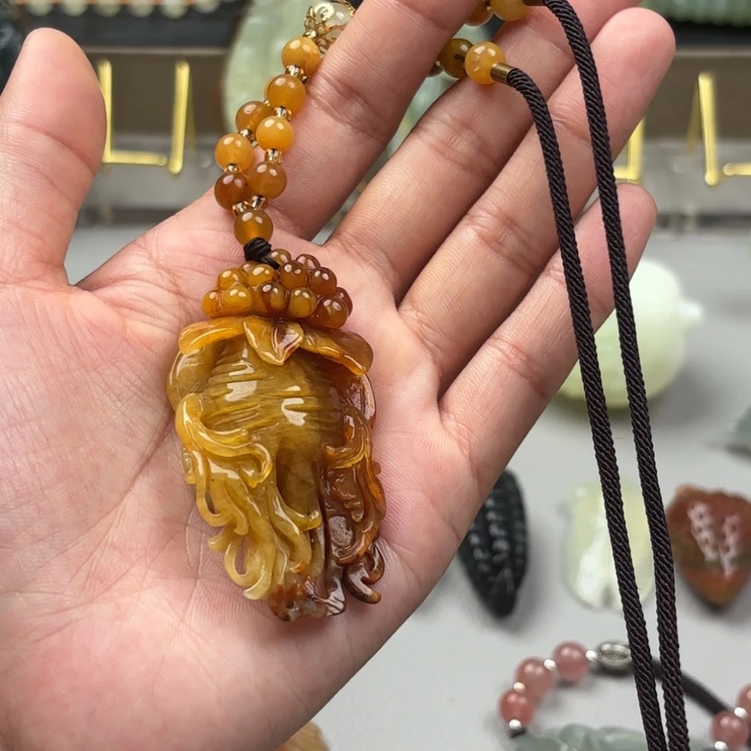 智***y蛇纹石玉未镶嵌颈饰