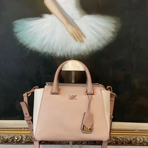 95新 MICHAEL KORS/迈克高仕 mk斜挎包/004758/尺寸22*16