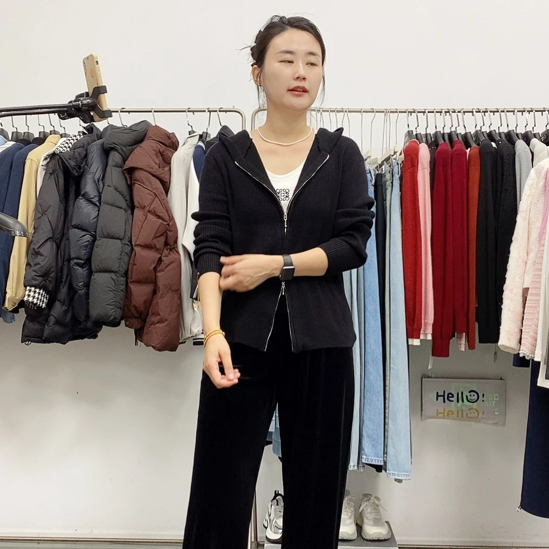 连帽针织衫黑色140斤内