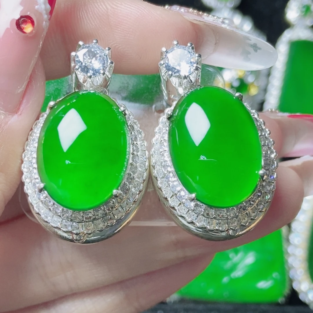 翡翠未镶嵌颈饰