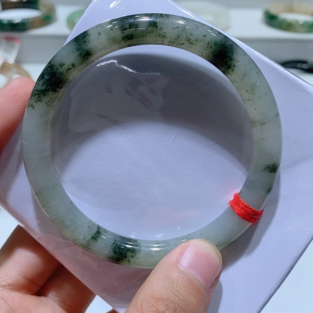 独山玉未镶嵌手镯