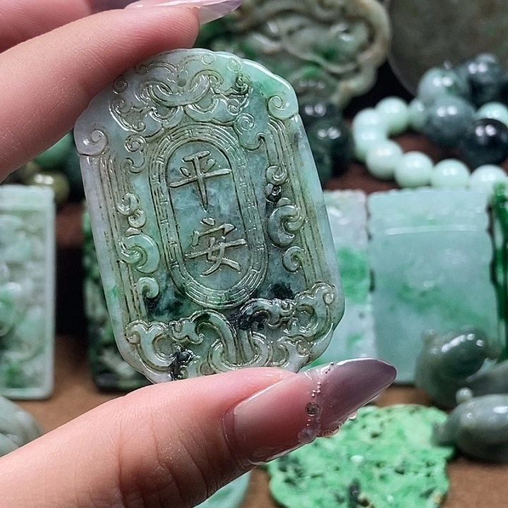 翡翠未镶嵌颈饰000000000000